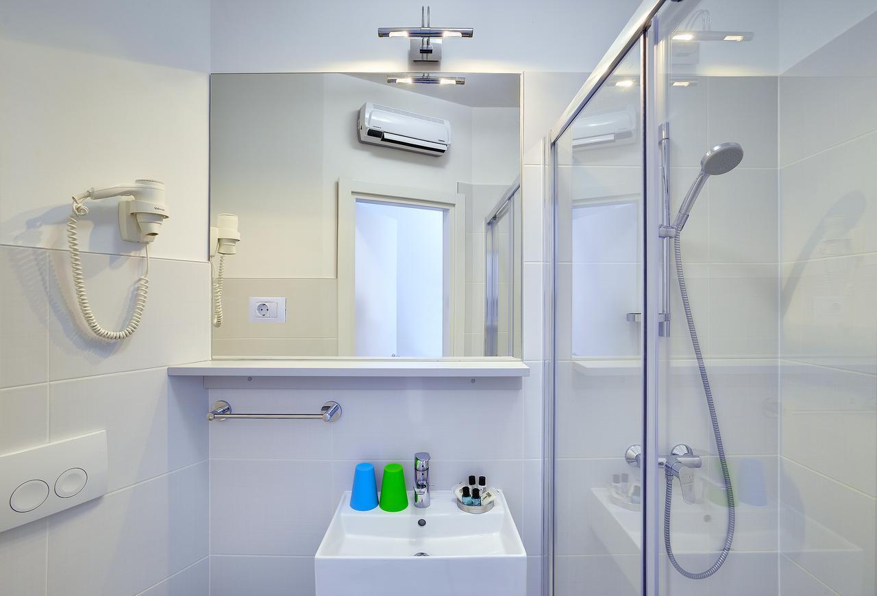 Deluxe Double or Twin Room with City View